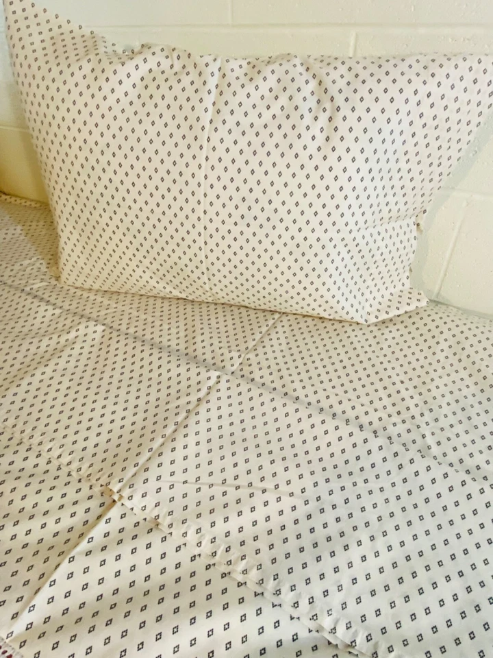 Sábana plana completa Rachel Zoe/1 funda de almohada blanca negra Avalon Dots 100 % algodón Foto 3 de 4