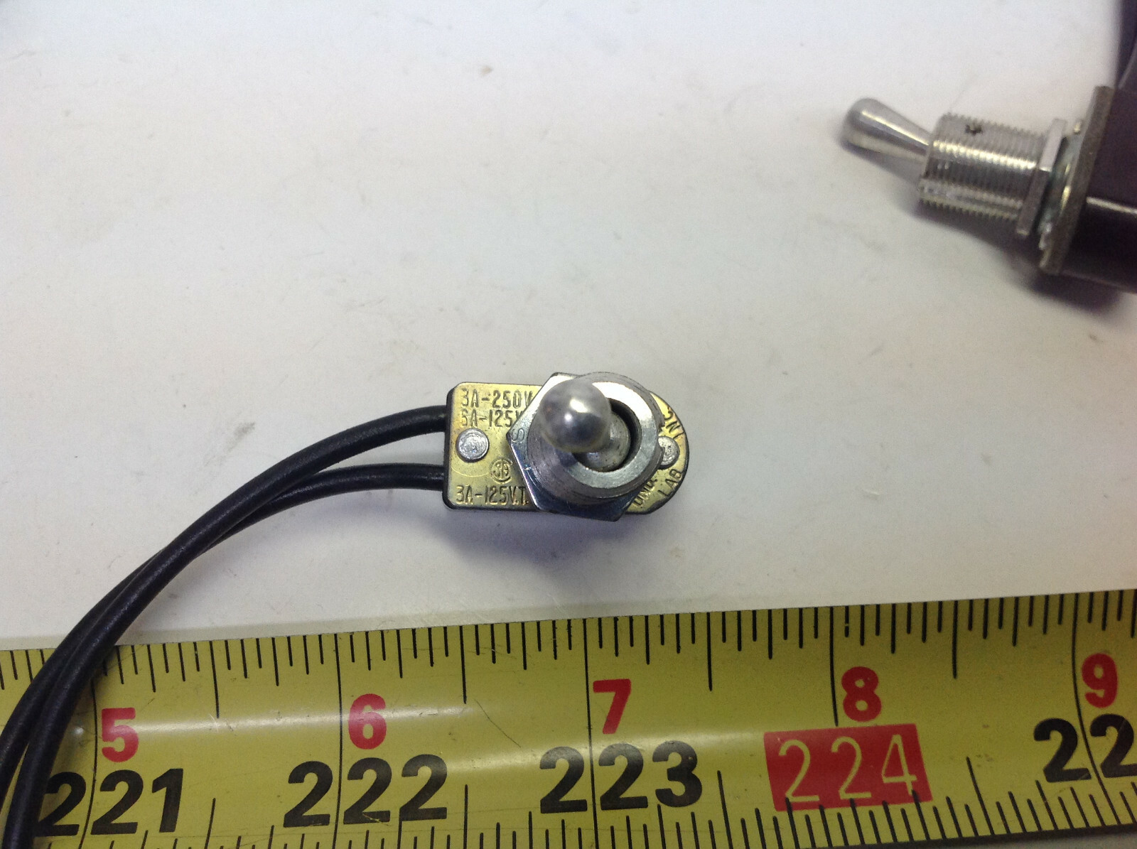 ( 1 lot of 10) Leviton 3A-250V On/Off Toggle Switch (#1455-E-2) | eBay