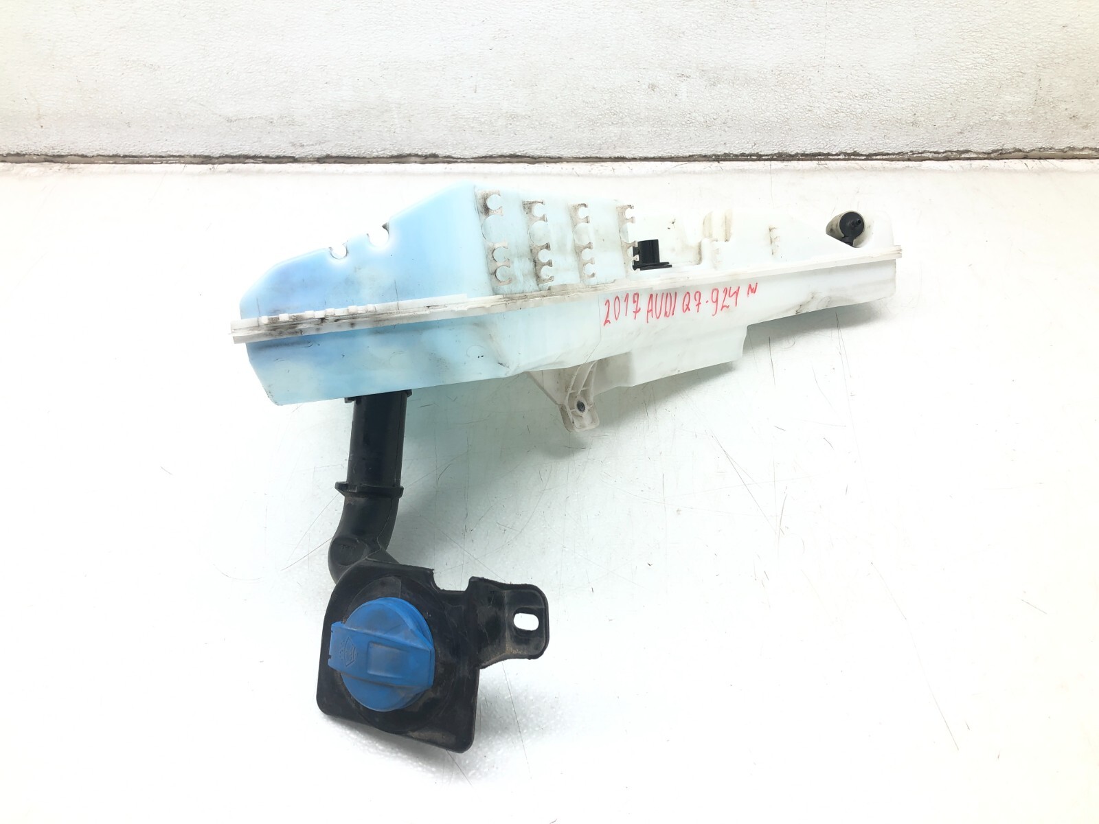 2017-2021 AUDI Q7 SQ7 WINDSHIELD WASHER FLUID TANK RESERVOIR W/ PUMP OEM