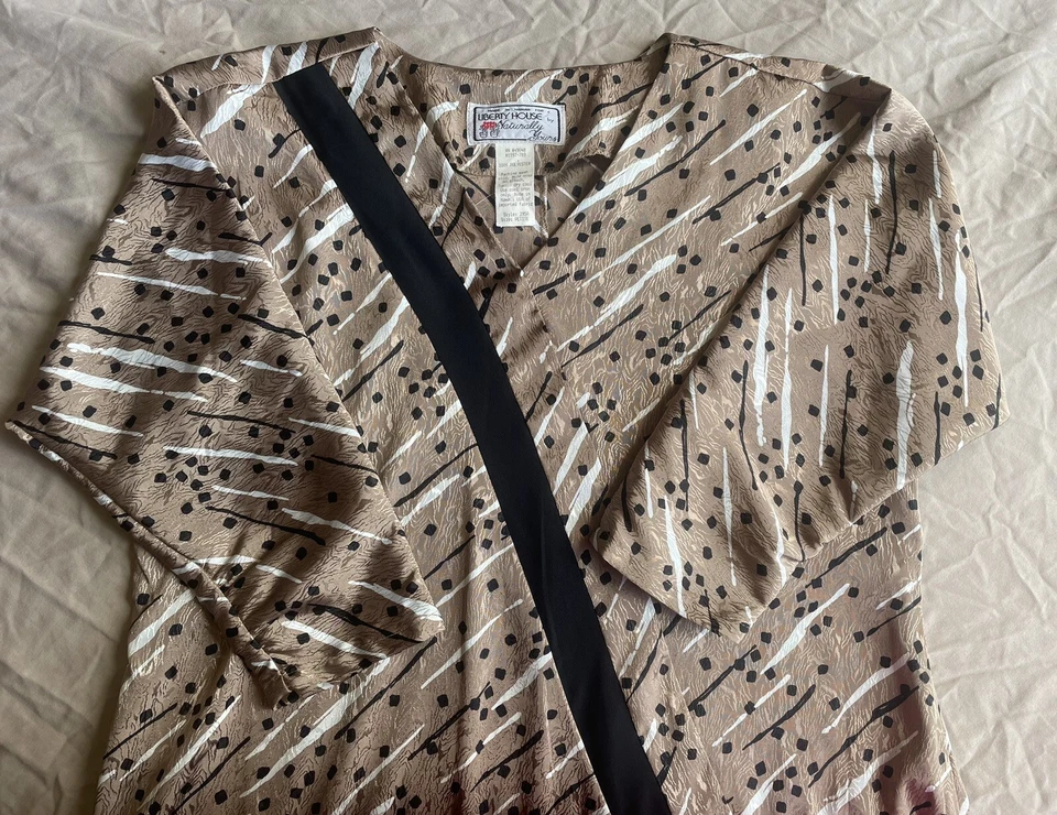 Blusa Vintage Liberty House Hawai’i Anos 80/90 Metálica Marrom Glam Tamanho Pequeno - Imagem 3 de 4