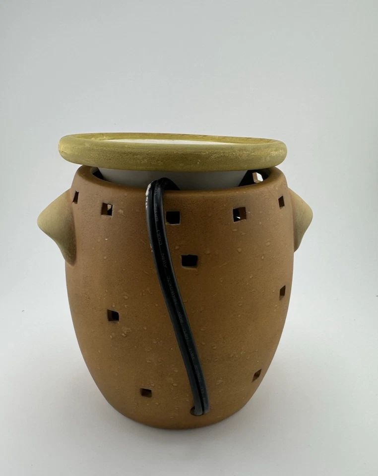 Olla de frijoles Lang Electric "All Mine" cuenta con arte de Karen Hillard Bueno Foto 3 de 4