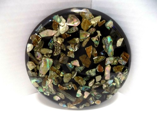 ABALONE SHELL LUCITE SOTTOPIUMINO DECORO 5" UNICO ANNI 70 MCM RETRÒ VINTAGE USA - Foto 2 di 4