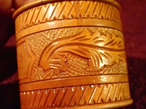 dated 1909 ANTIQUE HANDMADE DECORATED CARVED THREAD HOLDER BOX SWEDEN SWEDISH - Picture 4 of 8