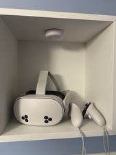 Meta Quest 3S Virtual Reality Headset