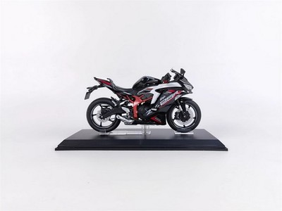 AOSHIMA 1/12 Scale Kawasaki Ninja ZX-25R Red/Black Motorcycle