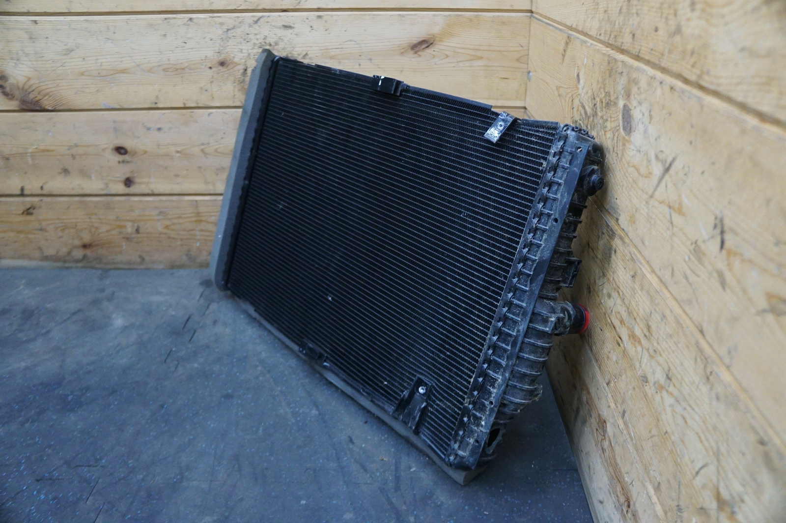 Rear Left Driver Side Radiator 11L0359CP 11L0359CP.02 OEM McLaren 720S 2020 NOTE
