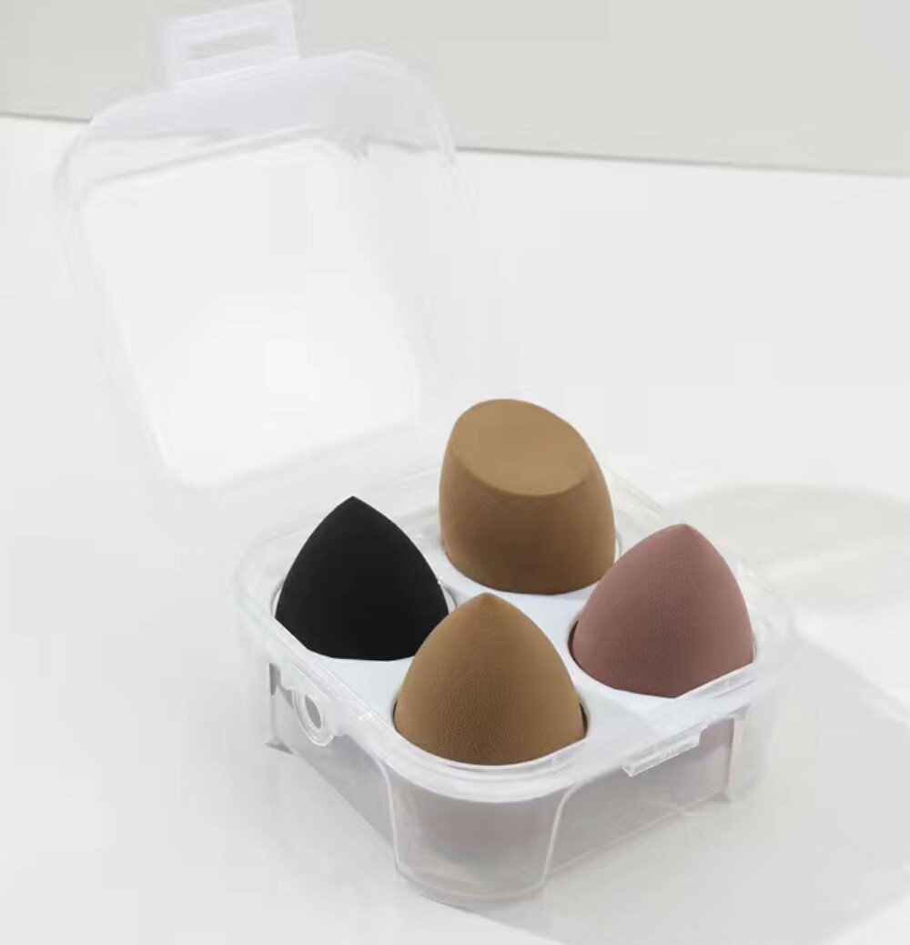 Beauty Blender Sponge 4 Piece  Set With Case NEW-image