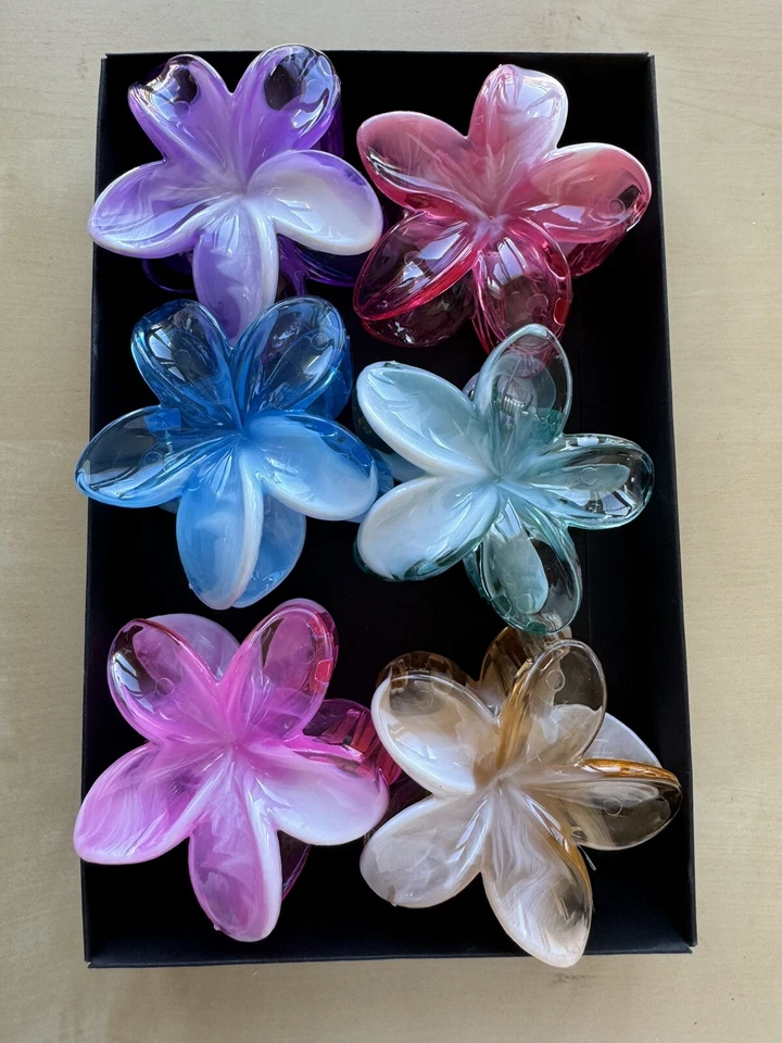 Garras para el cabello estilo hawaiano de verano Plumeria - Paquete de 6 pinzas para el cabello coloridas con flores Foto 2 de 4