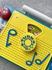 FISHER PRICE Vintage TV & Radio Toy Wind Up Musical Farmer In The Dell Retro Fun