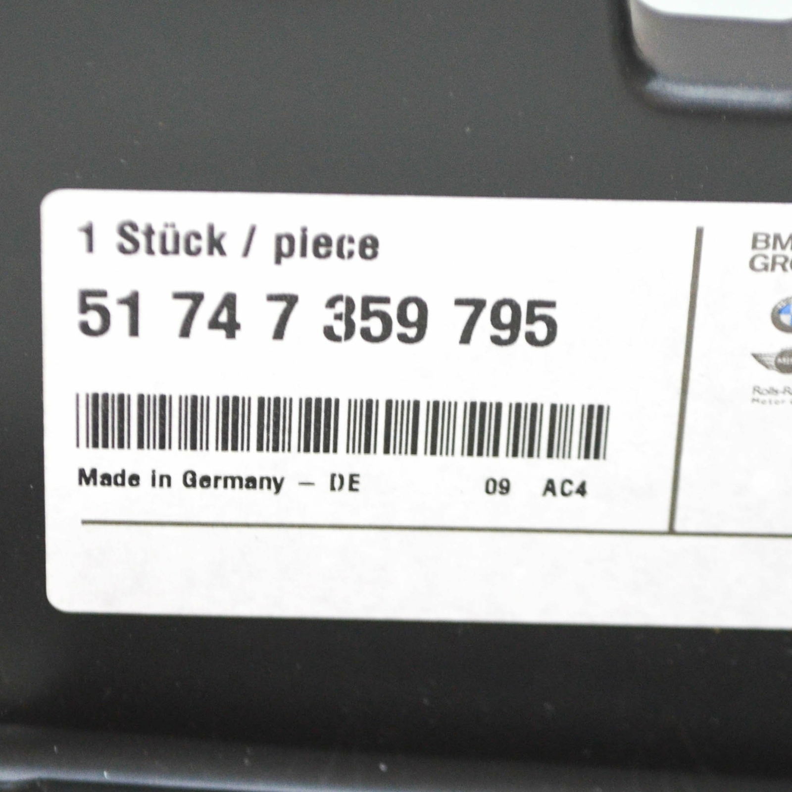 NEW OEM BMW 5 G30 FRONT BUMPER CROSS MEMBER COVERING 51747359795