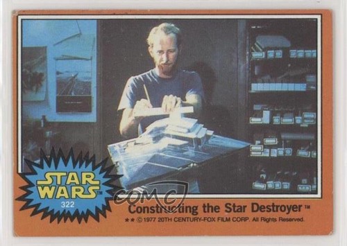 1977 Topps Star Wars #322 Constructing the Star Destroyer