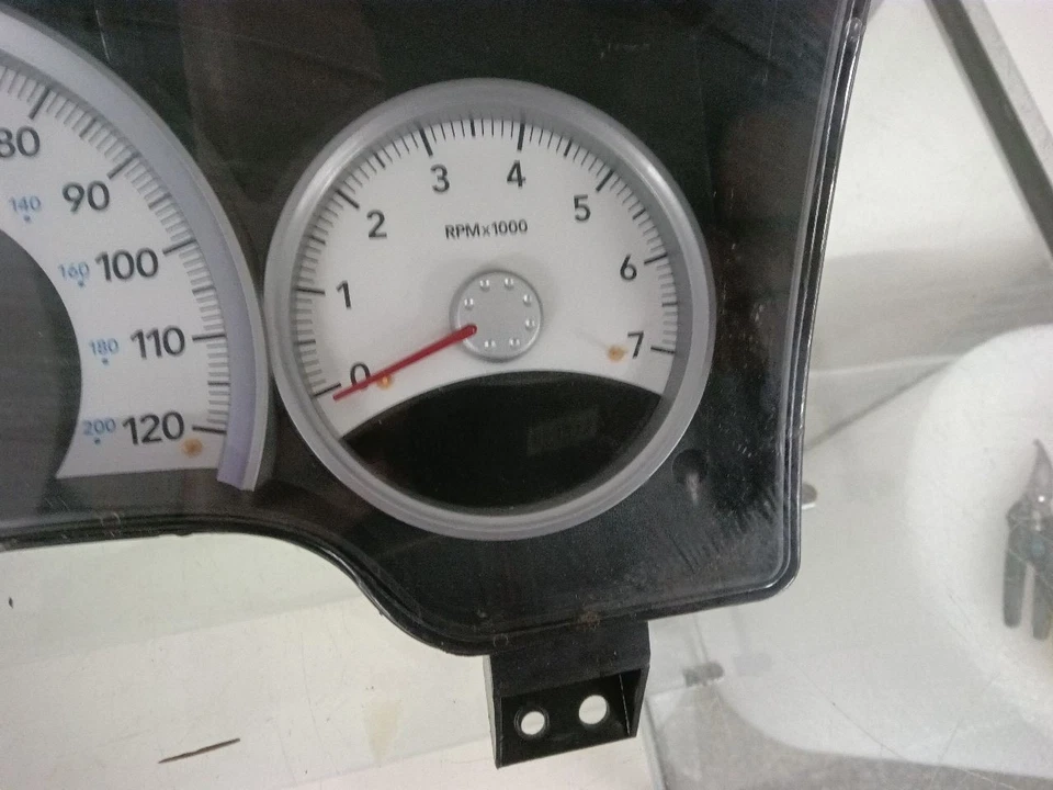 Dodge Dakota 2005 velocímetro cuadro de instrumentos MPH RPM MPH Foto 4 de 4