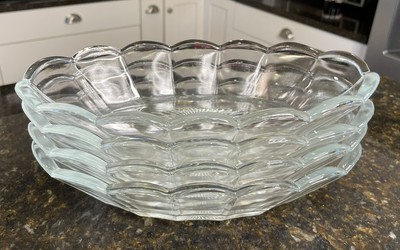 Set Of 4 LARGE CLEAR GLASS ICE CREAM BOAT SCALLOPED STARBURST NICE QUALITY