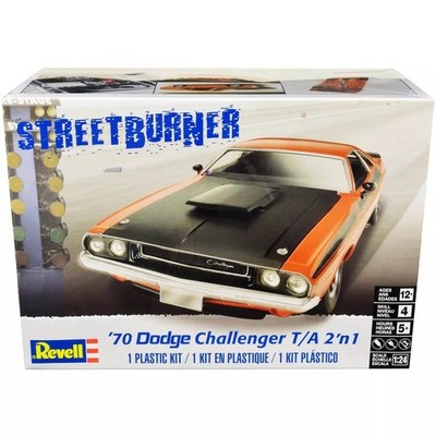 Revell 1/24 Scale 1970 Challenger 2-n-1 Plastic Model Kit RMX852596