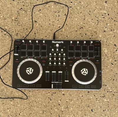 Numark Mixtrack Quad 4-Channel DJ Controller with Audio I/O 16 multi-color drum 