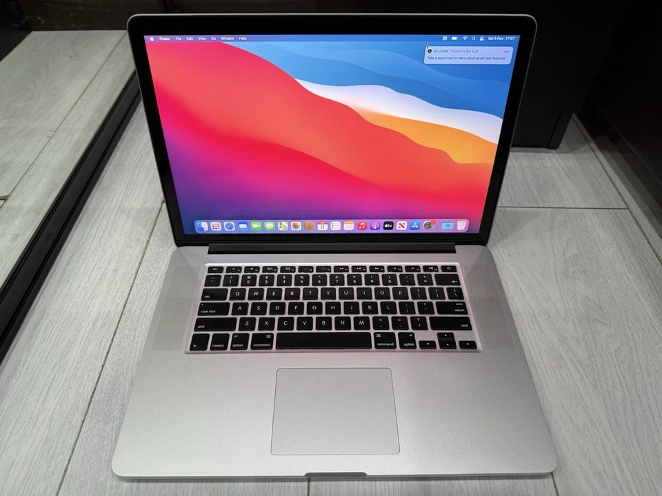Apple MacBook Pro Retina 15.4" Late 2013 512GB SSD 16GB Ram 2.3GHz Core i7 750M - Image 2 of 4