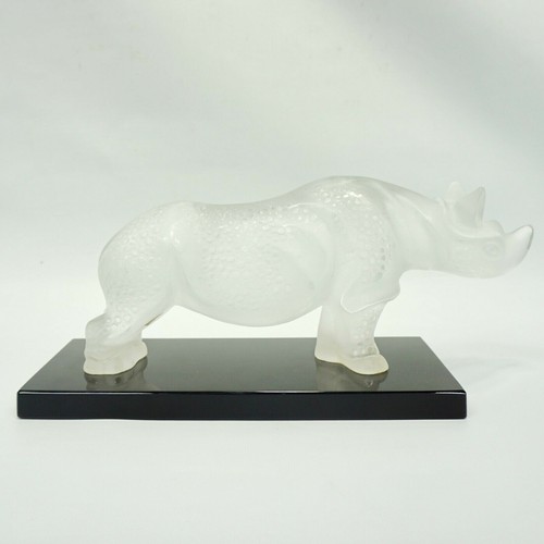 VINTAGE LALIQUE GLASS TOBA RHINO- RHINOCEROS ON BLACK GLASS BASE- MINT CONDITION - Picture 3 of 10