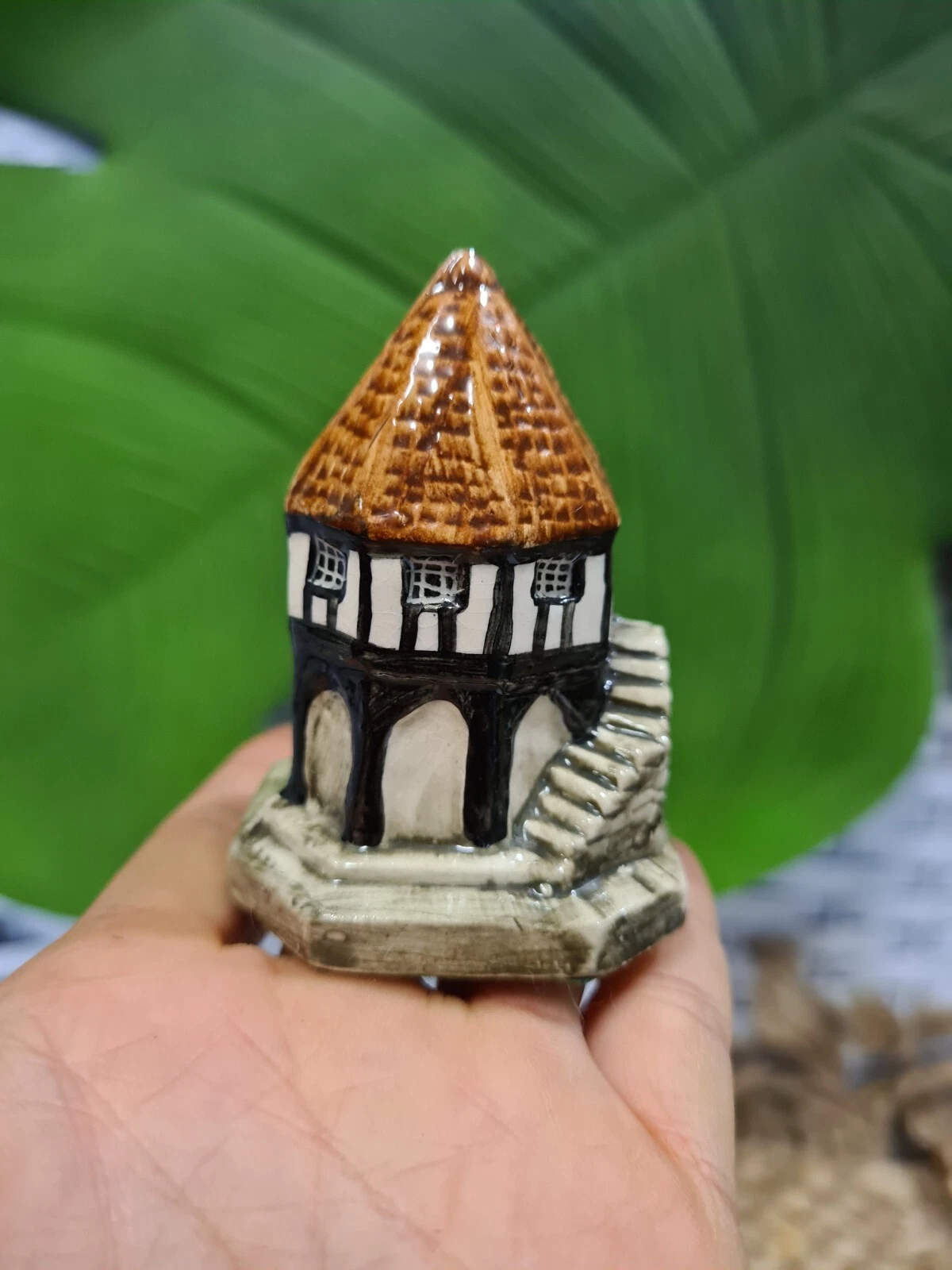 Picture 1 of 18