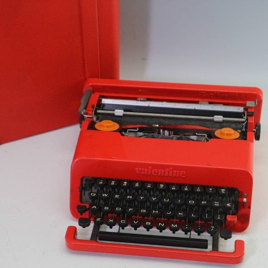 Olivetti Valentine メキシコ製 90年代初頭購入 動作確認済 Olivetti Valentine Red Typewriter Vintage From Japan