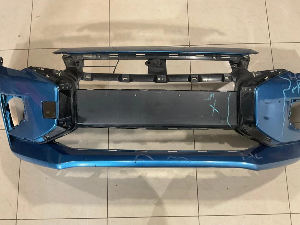 Cubierta de parachoques delantero azul Mitsubishi Space Star 2019 6400J973ZZ OEM Foto 3 de 4