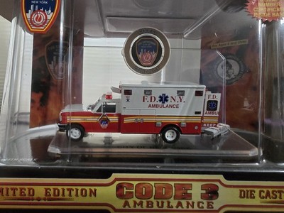 Code 3 Collectibles FDNY New York Fire Department EMS Ford Ambulance 122 Nice!!!
