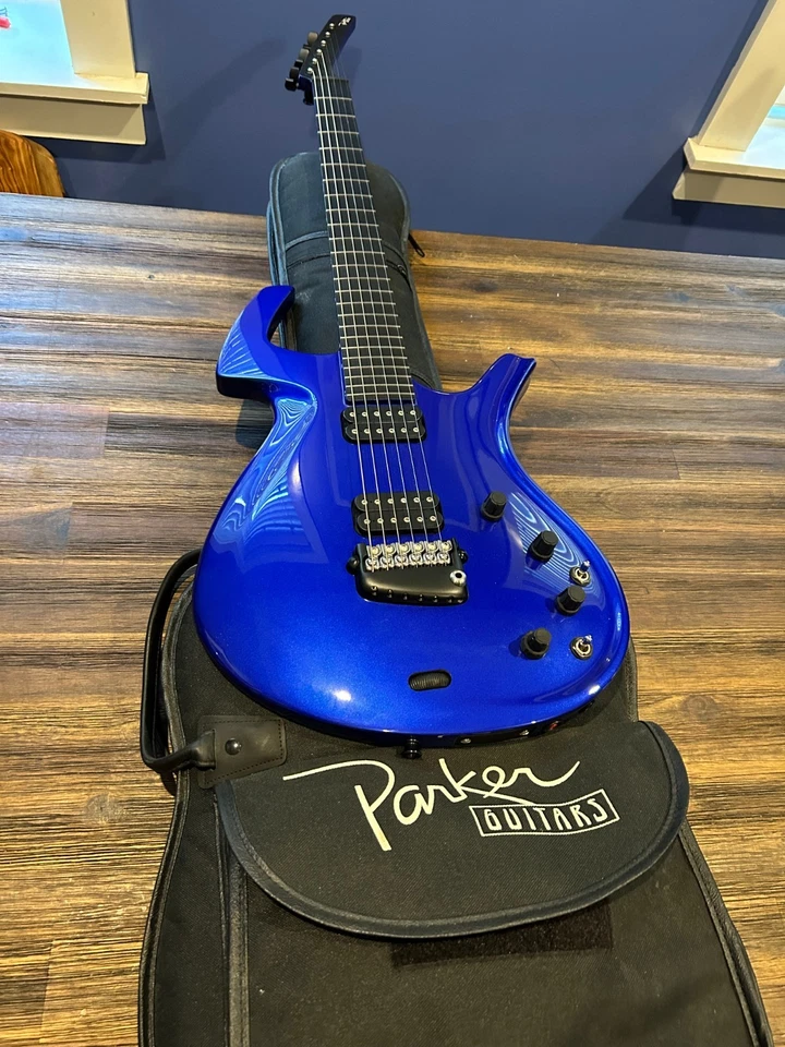 Original 1990's Parker Fly in Majik Blue with Vibrato - Image 2 of 4