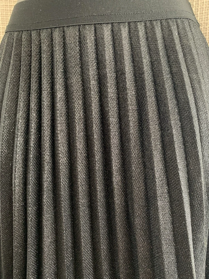 Warehouse Women’s Glitter Midi Pleated  Skirt Size 10 - Image 2 of 3