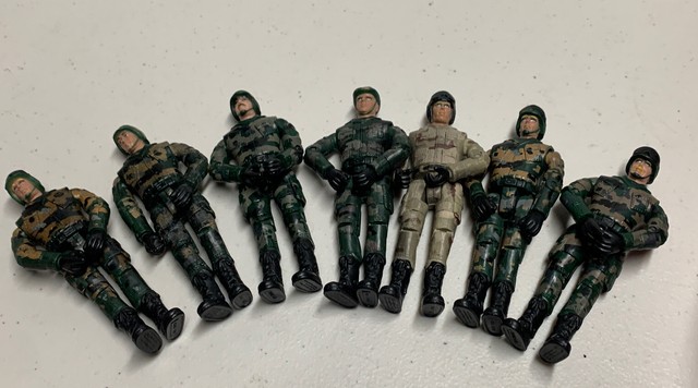 miniature army figures