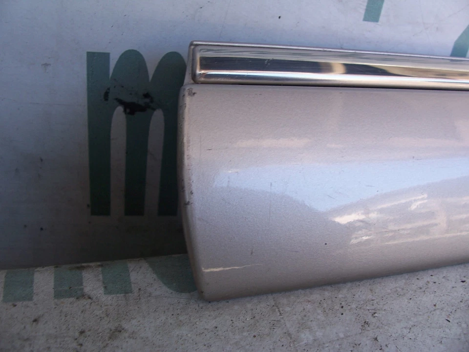 96-99 MERCEDES-BENZ CLASE E W210 OEM PUERTA DEL PASAJERO DELANTERO DERECHO MOLDURA MOLDURA Foto 2 de 4