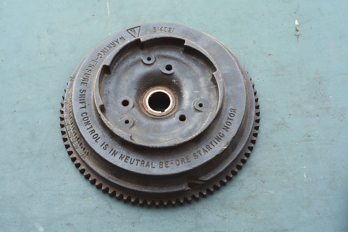 25 35 hp Johnson & Evinrude Flywheel 514372 0514372 97-03, 3 