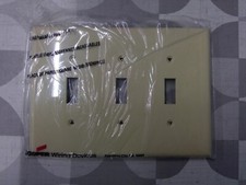 Cooper PJ3V 3 Gang Toggle Switch Wallplate, I...