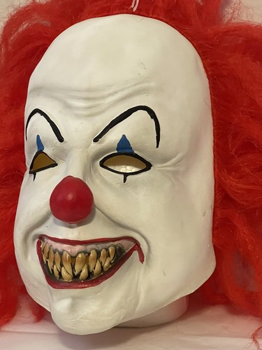 Pennywise Vinyl Maske - Bild 4 von 11