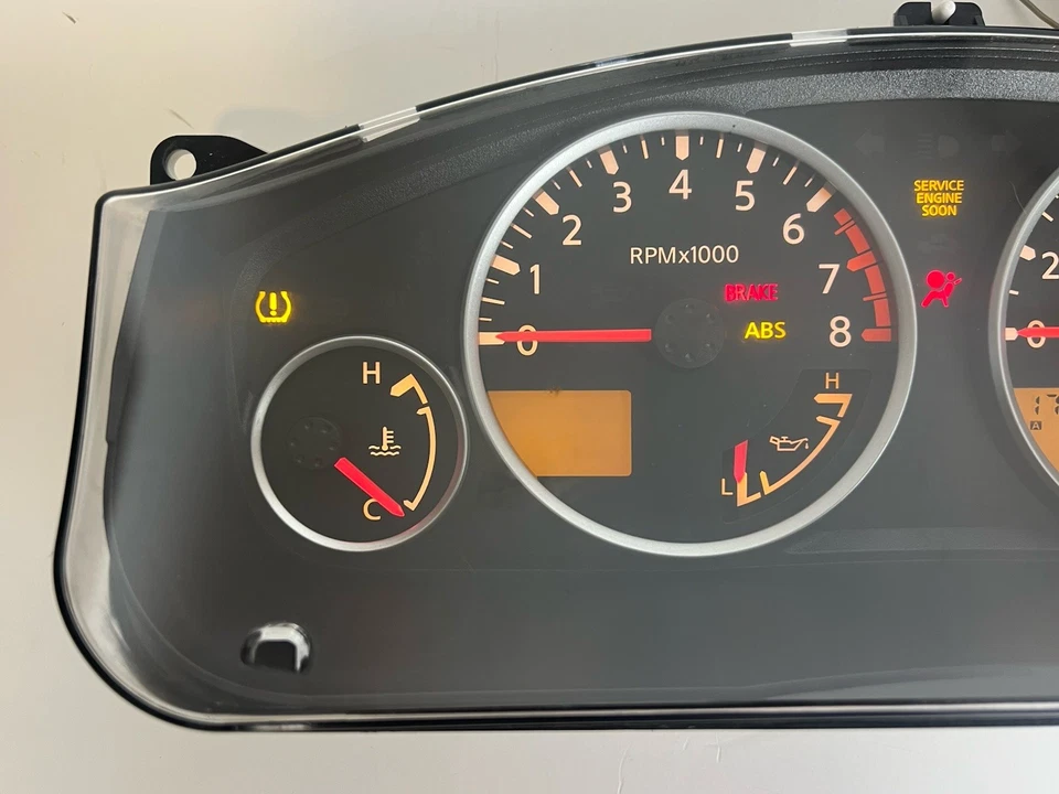 Nissan Pathfinder 2010 velocímetro cuadro de instrumentos panel indicadores 171683 millas Foto 2 de 4