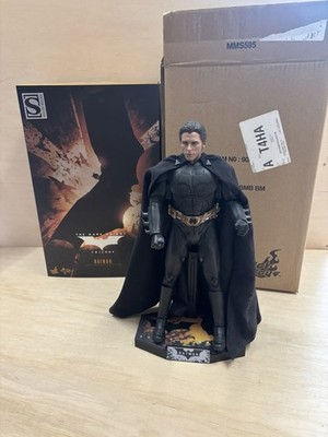 HOT TOYS Batman  1/6 Figur Bruce Wayne The Dark Knight