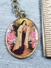 Vintage Keychain Medal St Therese Of Lisieux Christian Religious Gift A90