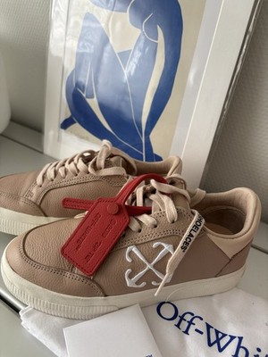 Sneaker Off-White rosa Leder Gr. 35 Logoaufnäher Logo Damen Schuhe Original