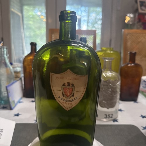 S.S. PIERCE CO. BOSTON ON LABEL, S S P B EMBOSSED ONNBOTTOM LIQUOR BOTTLE