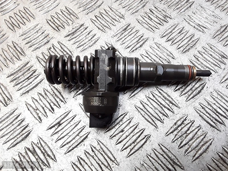 2002 VW GOLF IV INYECTOR BOSCH DIESEL 1900TDI 74KW 038130073AQ 0414720213 - Imagen 2 de 4