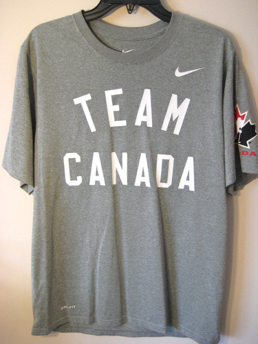 EUC- TEAM CANADA Gray Polyester Men’s Size Large Hockey Logoed Tee- Ships FREE!