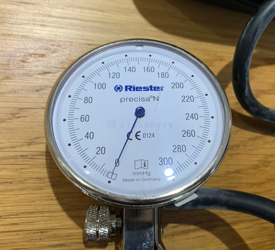 Riester Blutdruckmessgerät  1362 Precisa N 1 Schlauch Klettenmanschette - Bild 2 von 4