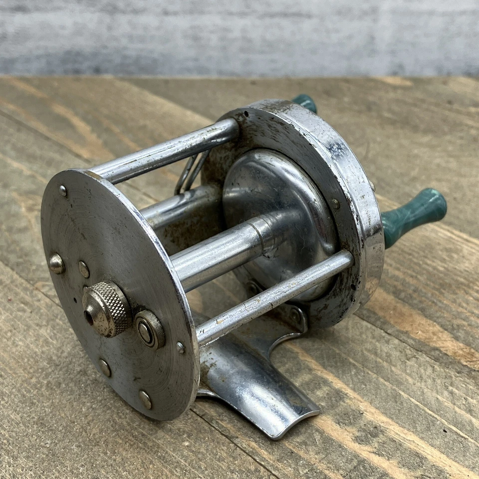 Carrete de pesca vintage Abbey Imbrie junto al lago EE. UU. antiguo Foto 4 de 4