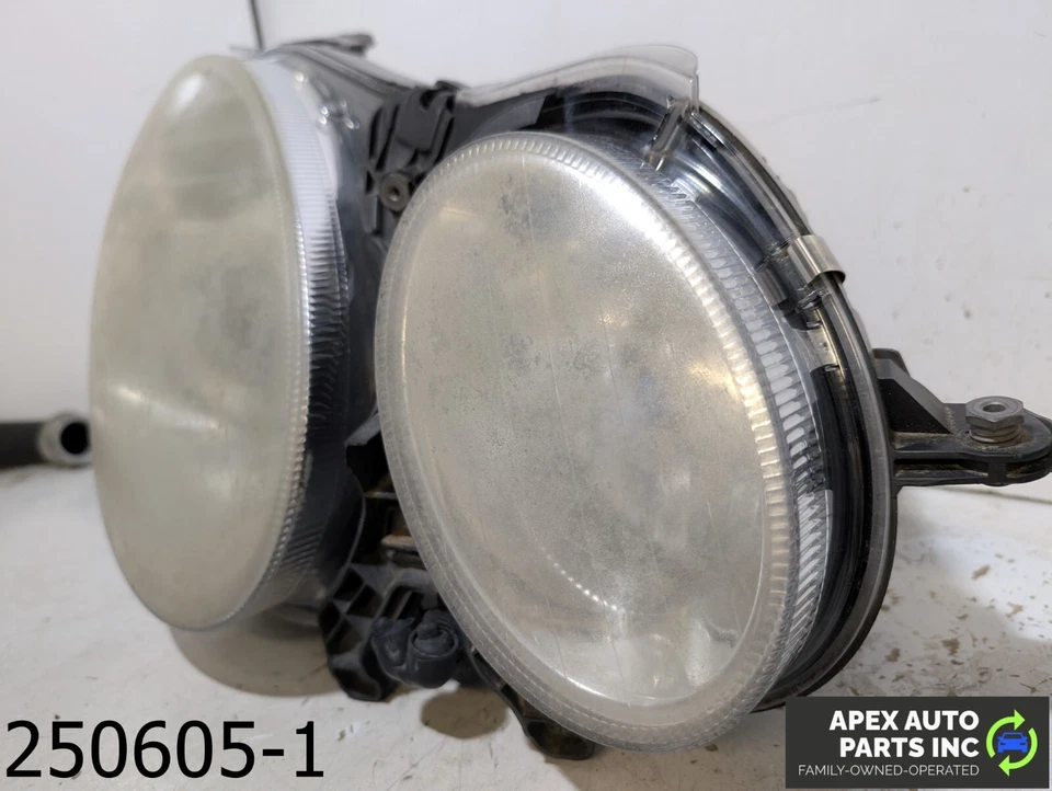 Faro halógeno del lado derecho del pasajero OEM 2007-2009 Mercedes E350 3,5 L Foto 3 de 4