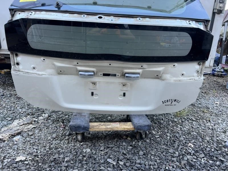 Toyota Prius 2011-2015 maletero puerta trasera panel carcasa 67005-47181 OEM Foto 2 de 4