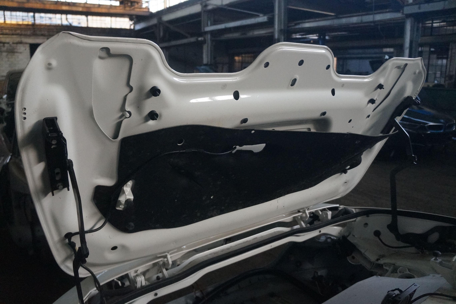 Convertible Roof Rear Tonneau Cover Panel Hinge KY53-L501A00-A Aston Martin DB11