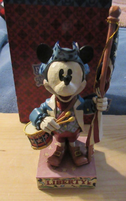 Jim Shore Walt Disney Showcase Collection Ultimate Patriot Mickey Mouse Figurine