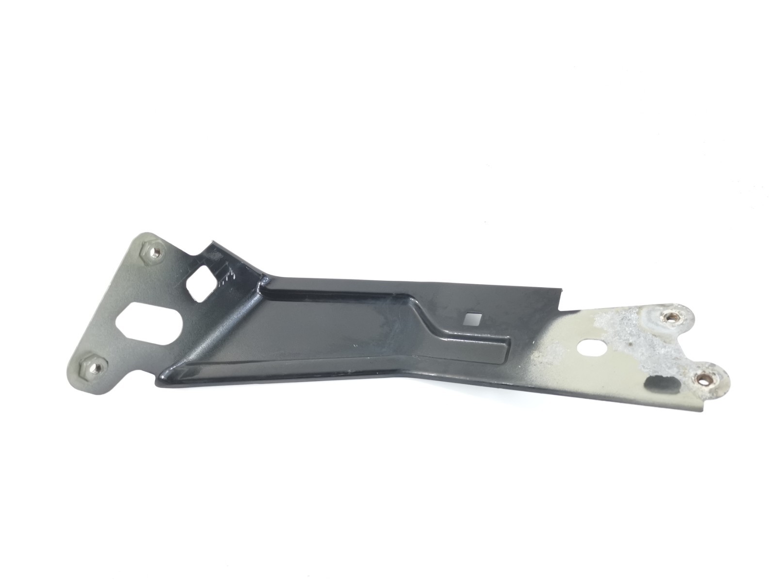 MASERATI LEVANTE S 3.0L 2017  Front Left Side Wing Fender Mount Bracket OEM