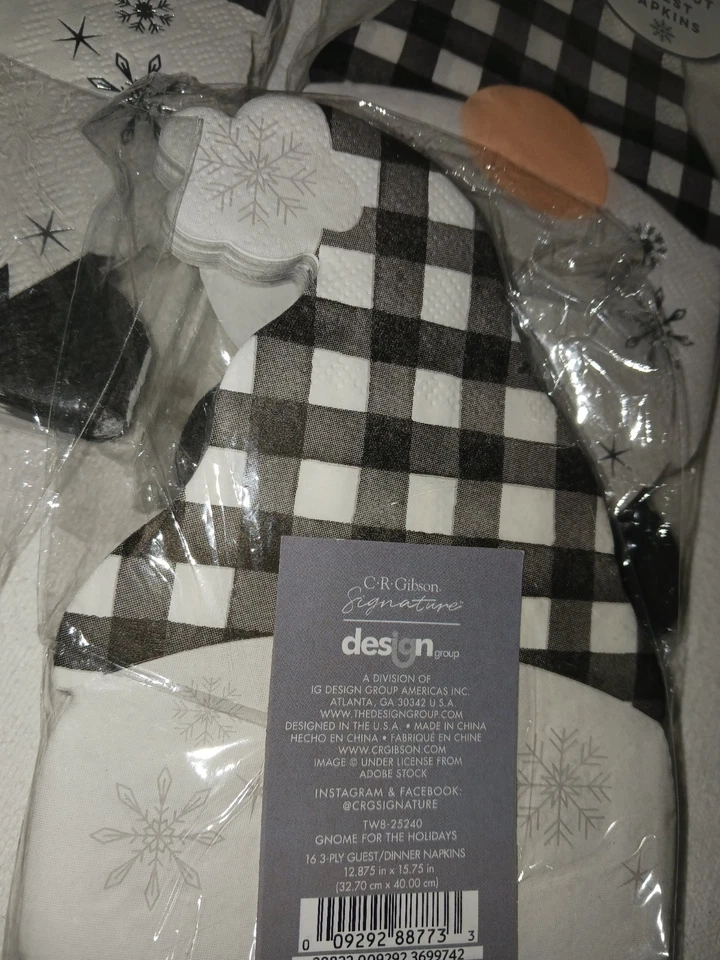 Servilletas de cena Gnomos de 3 capas. Troquelado. C.R. GIBSON Signature. Nuevo. Juego de 4. 64 piezas Foto 4 de 4
