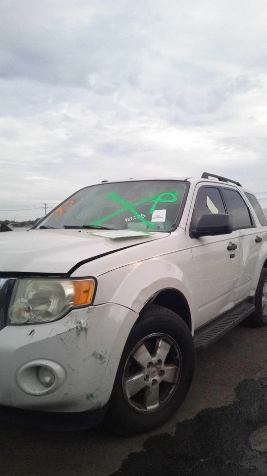 Conjunto de puerta delantera derecha usado se adapta a: Ford Escape 2012 eléctrico delantero derecho Foto 2 de 4