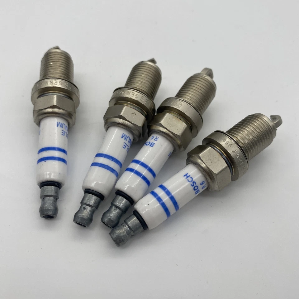 4 bujías 06H905611 para AUDI Q5 A4 VW Jetta GTi 1.8T FR5KPP332S BOSCH Foto 2 de 4