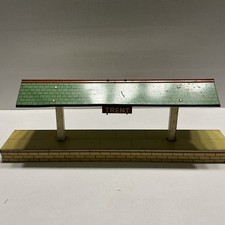 Hornby O Gauge Tinplate, Station Island Platform’Trent’, fair condition.